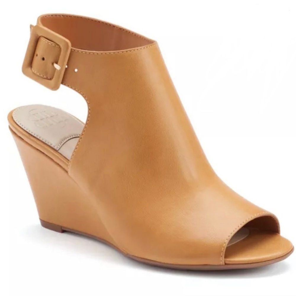 Dana Buchman wedge heel